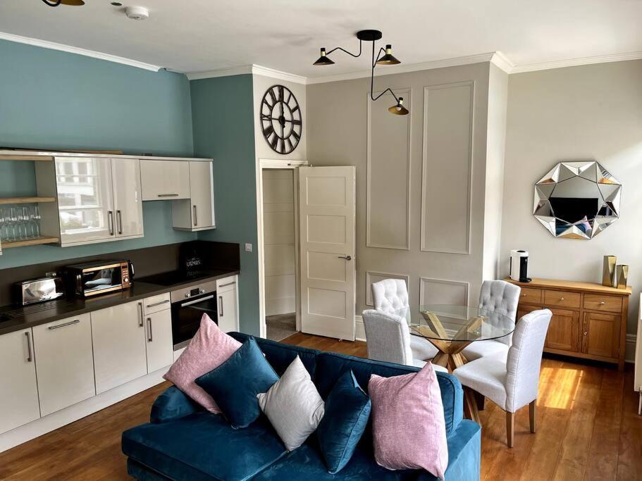 Stunning 2 Bedroom In Marylebone High St Londres